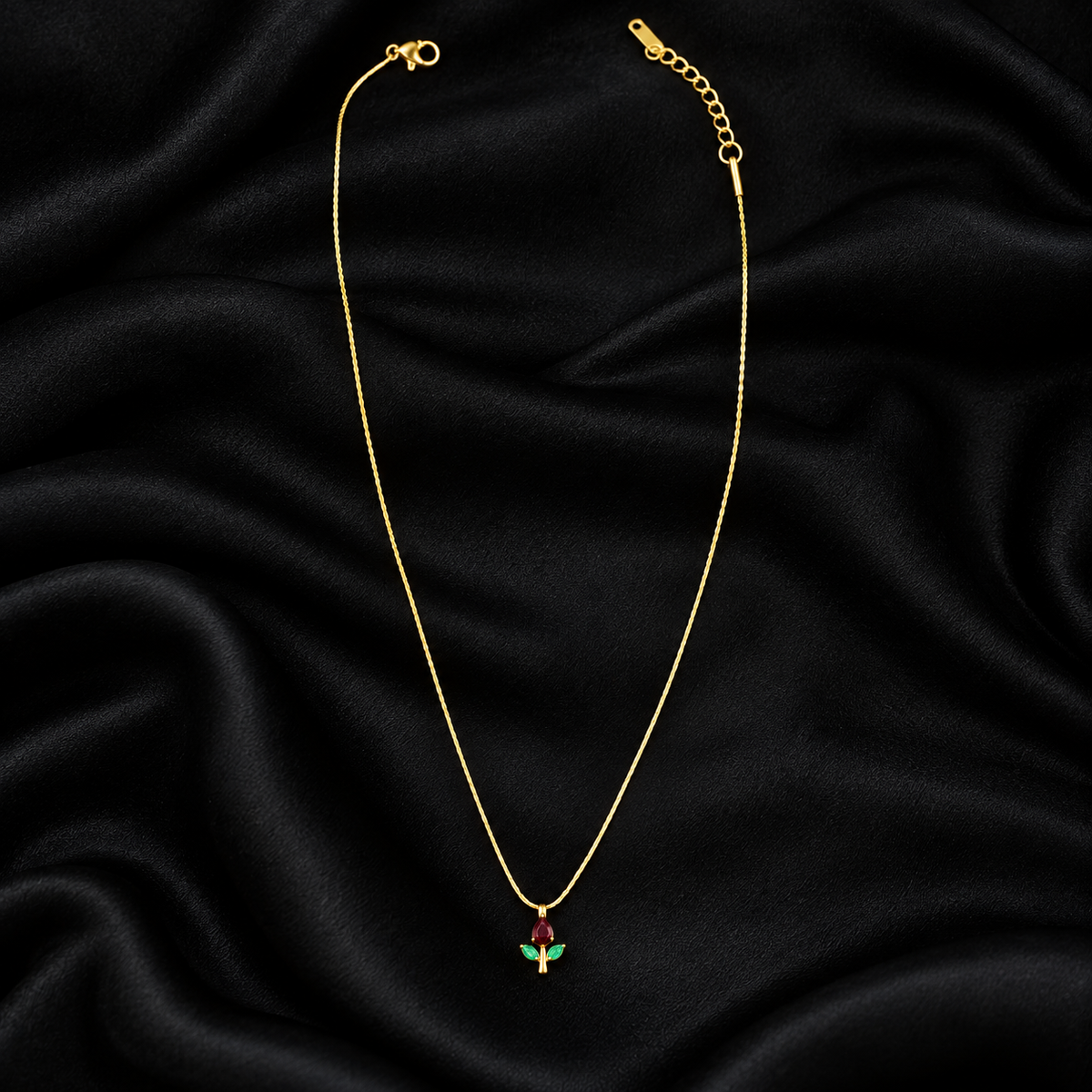 PALLAVI-MINIMAL FLORAL PENDANT CHAIN