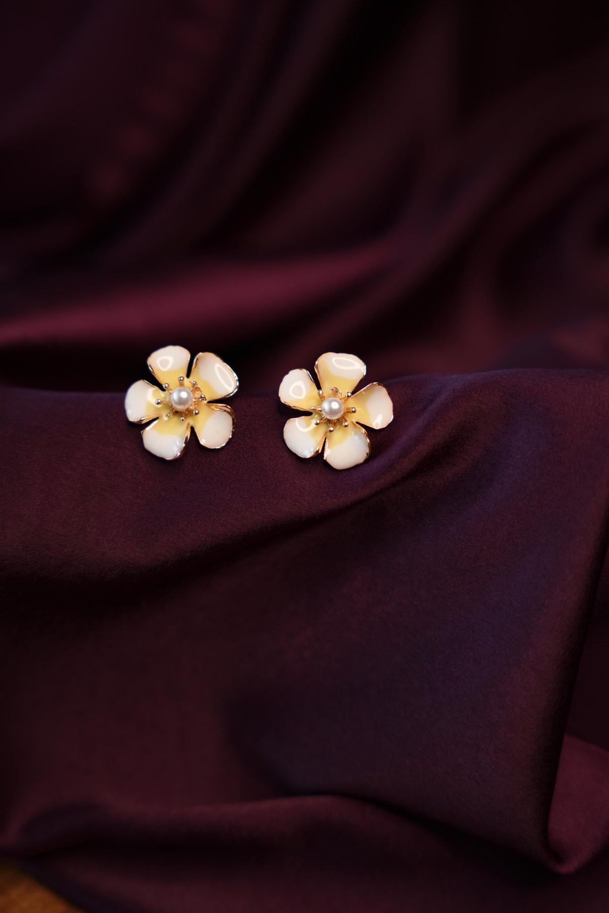 FLORAL PEARL STUD