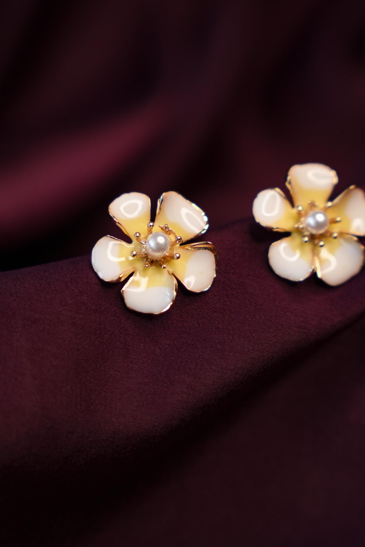 FLORAL PEARL STUD