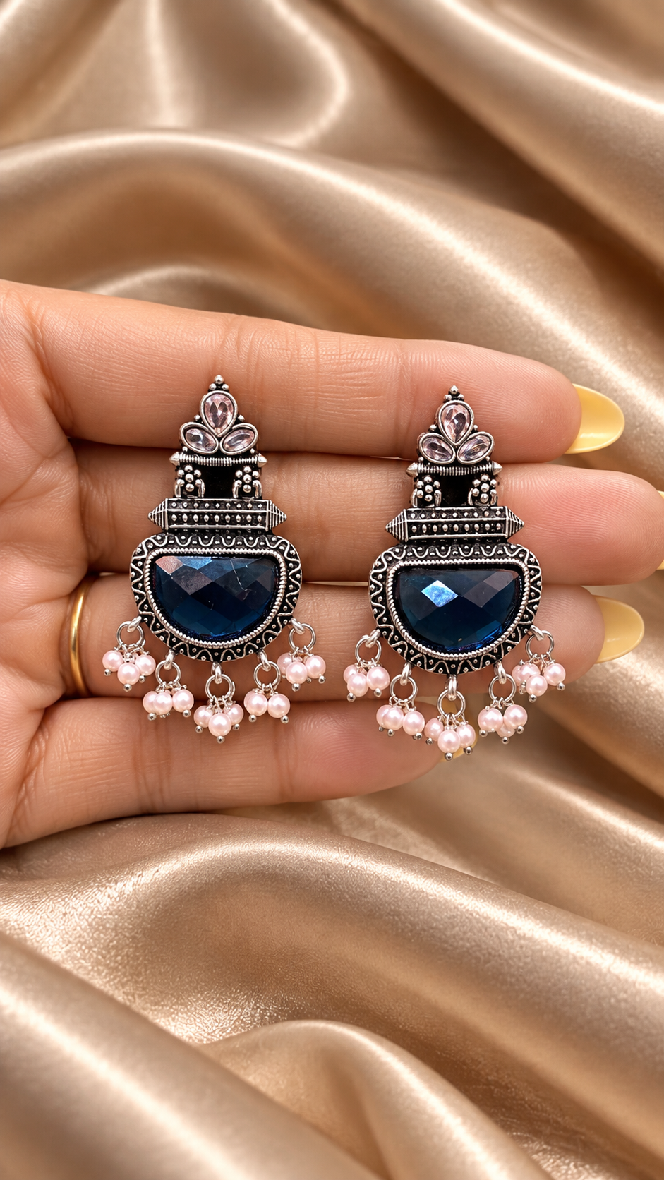 Charvi Oxidised Eardrop