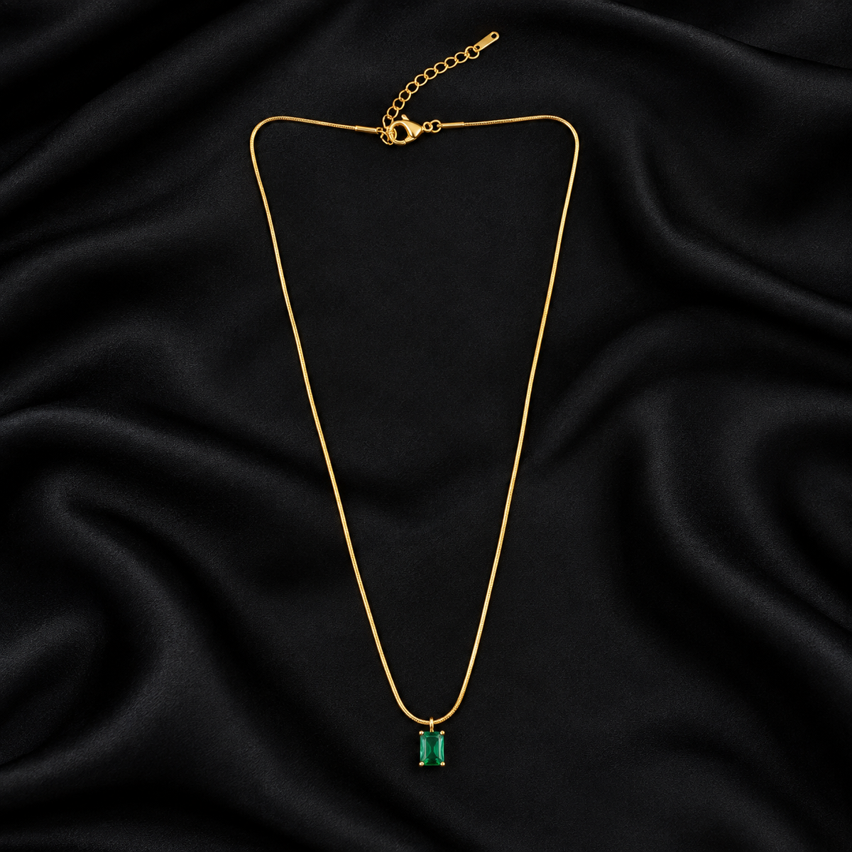 VAIDEHI MINIMAL SIMPLE STONE PENDANT